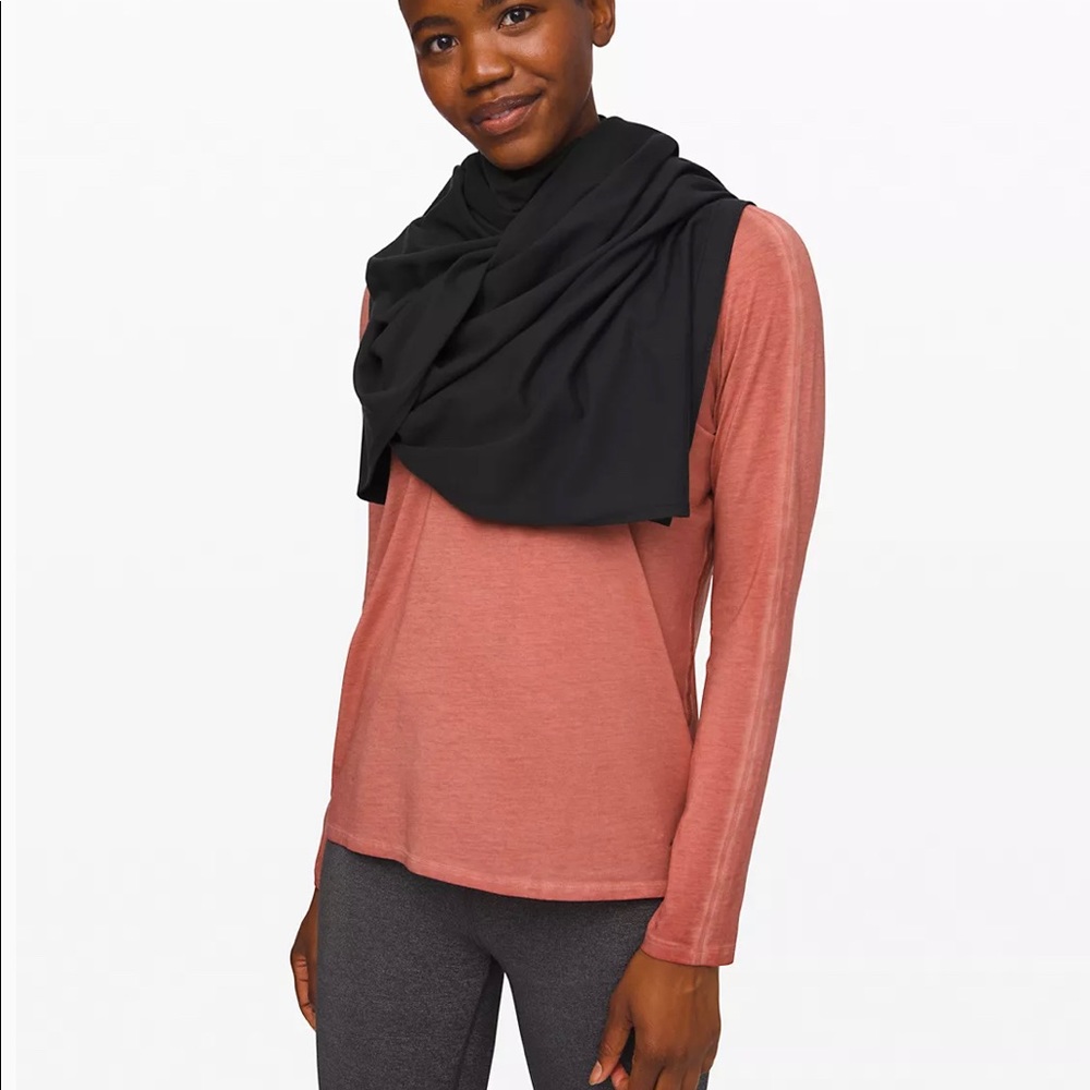 lululemon customizable scarf in herringbone grey